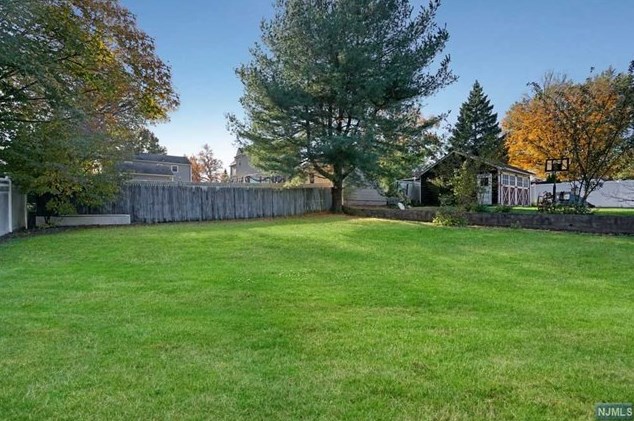 115 Passaic Ave, Rutherford NJ  07070-1919 exterior