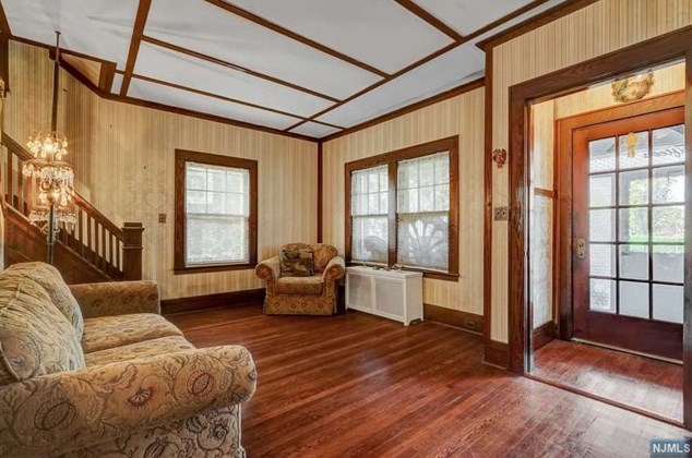 115 Passaic Ave, Rutherford, NJ 07070-1919