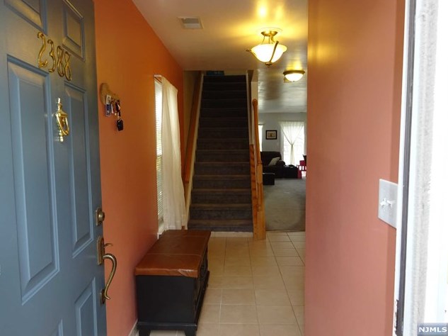 2388 Quill Ct, Mahwah, NJ 07430