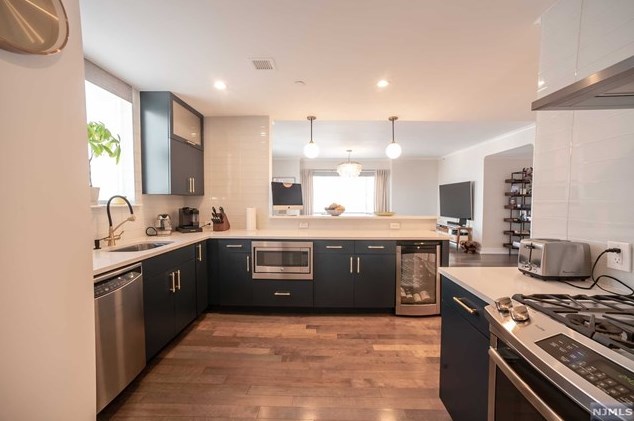 3312 Hudson Ave #ph6, Union City, NJ 07087