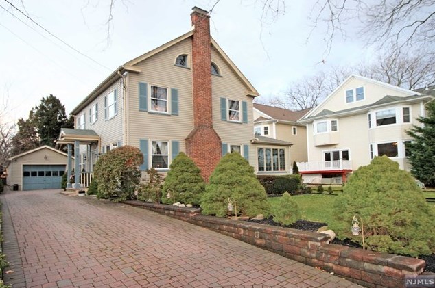 6 Stewart Ave, Nutley, NJ 07110