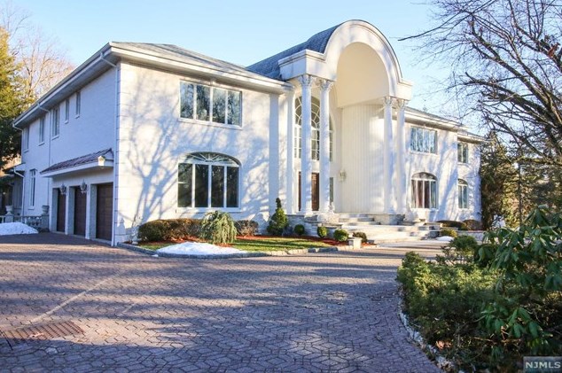519 Eastgate Rd, Ho Ho Kus, NJ 07423