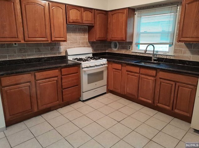 113 Farnham Ave #2, Outwater, NJ 07026