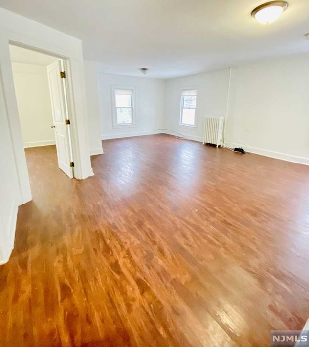 168 Main St, Bergenfield NJ  07621-2248 exterior