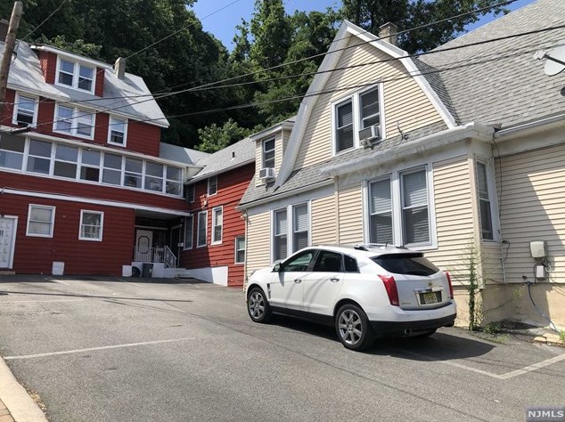 414 Undercliff Ave #414a, Edgewater, NJ 07020