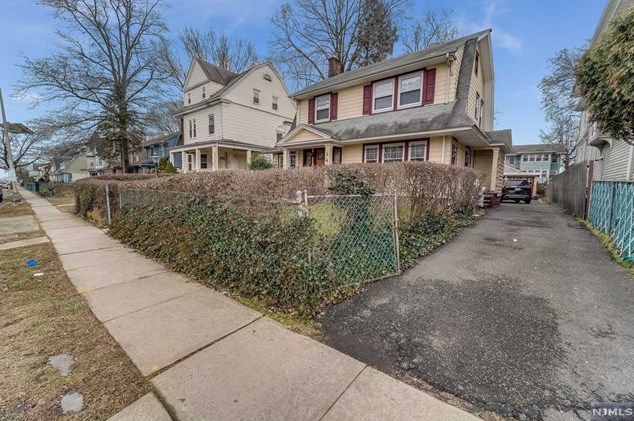 169 4th Ave, East Orange, NJ 07017