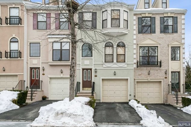 464 Hartford Dr, Nutley, NJ 07110