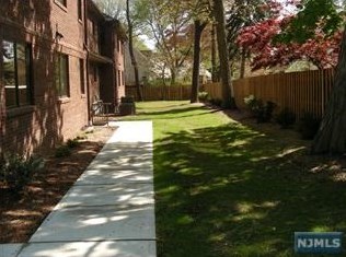 446 Madison Ave #2b, N Milford, NJ 07646