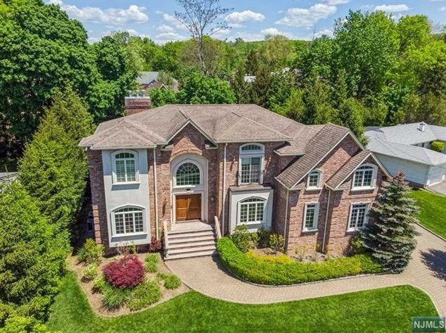 31 Patton Ln, Closter, NJ 07624