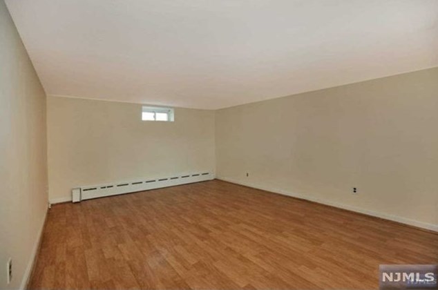 156 Pine St, Cliffside Park NJ  07010-1018 exterior