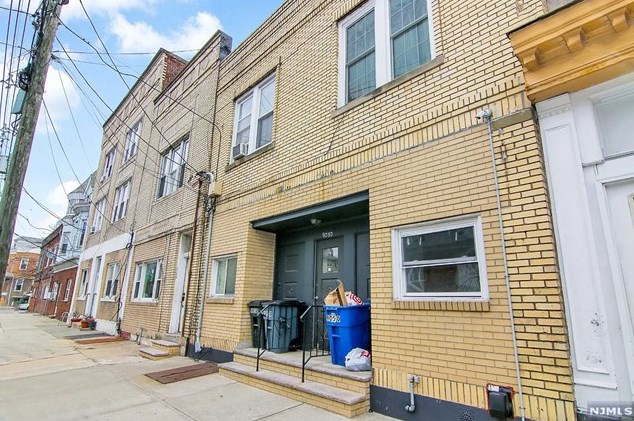 9050 Palisade Plaza #2, North Bergen, NJ 07047