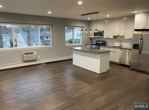 331 S Washington Ave #1, Bergenfield, NJ 07621