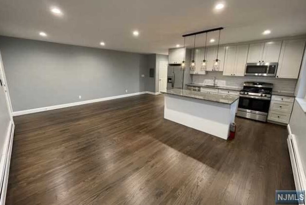 331 S Washington Ave #2, Bergenfield, NJ 07621