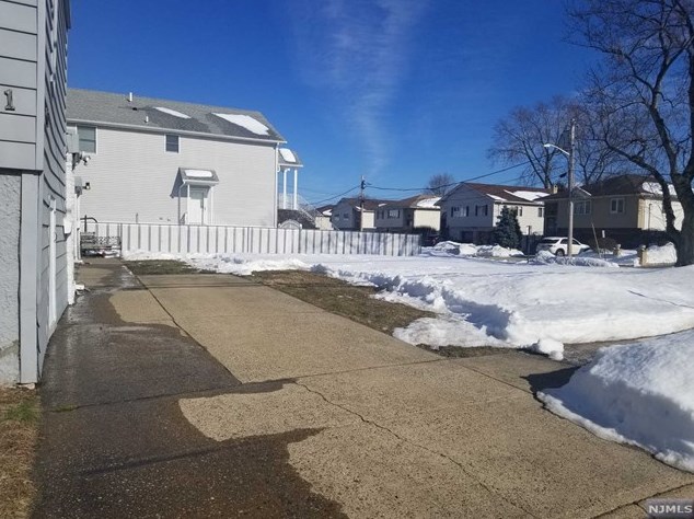 61 Joseph St, Moonachie, NJ 07074