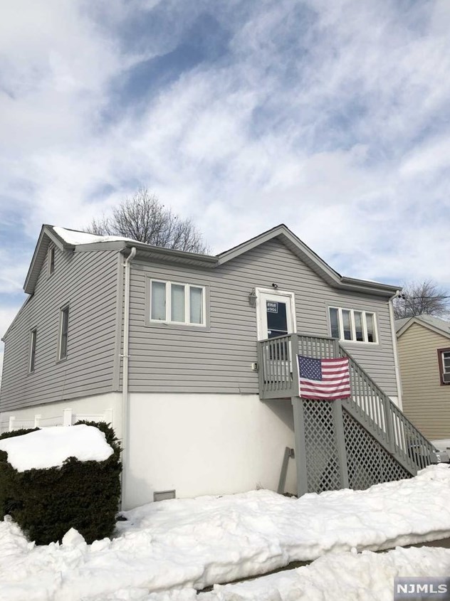 12 Maple St, Little Ferry, NJ 07643