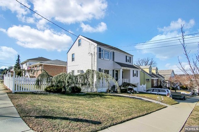 165 Sunset Ave #1 Fl, North Arlington, NJ 07031