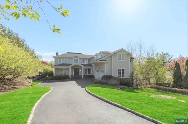 256 Parsells Ln, Closter, NJ 07624