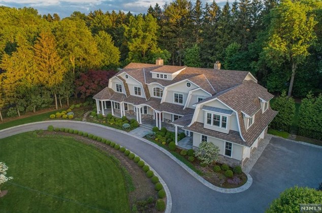 8 Jan River Dr, Upper Saddle River, NJ 07458