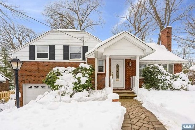 126 Sussex Rd, Tenafly, NJ 07670