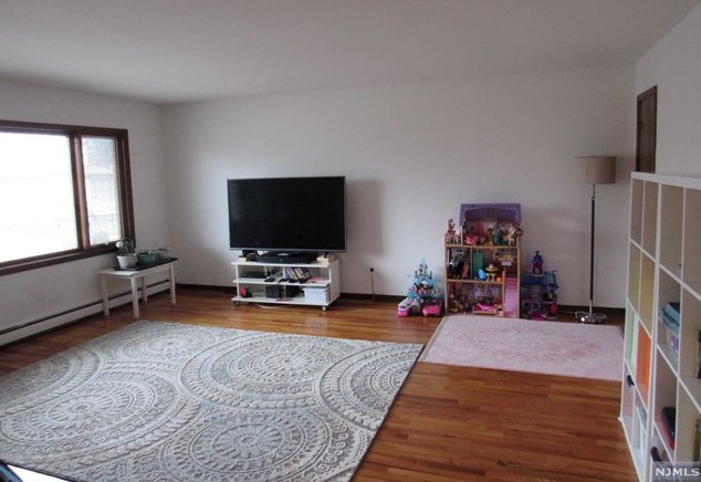 2447 2nd St #2nd Floor, West Fort Lee, NJ 07024