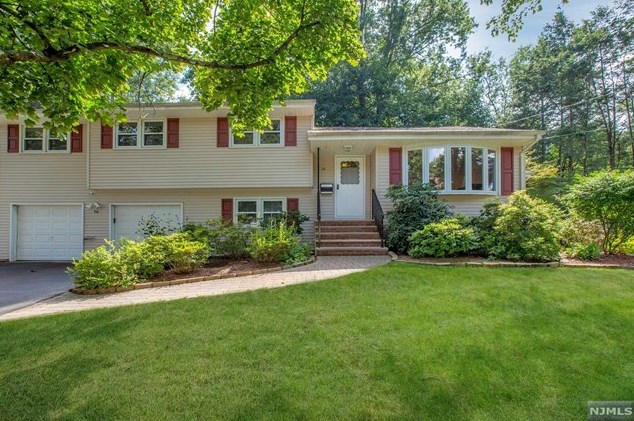 14 Ridge Rd, Cresskill, NJ 07626
