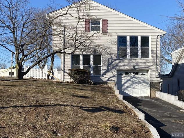 40 Bella Vista Ave, Saddle Brook, NJ 07663