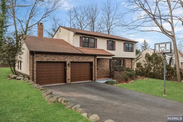 458 Old Stone Rd, Ridgewood, NJ 07450