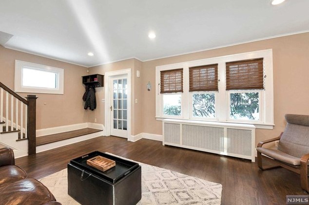 260 W Hudson Ave, Englewood, NJ 07631