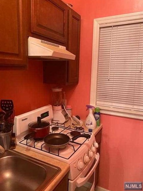 40 Washington Ave, Belleville, NJ 07109