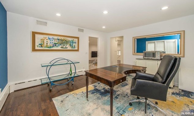 59 Sand Rd, Fairfield, NJ 07004-1420