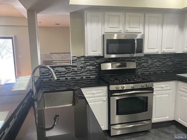 773 Spinnaker Ct, Secaucus NJ  07094-2232 exterior