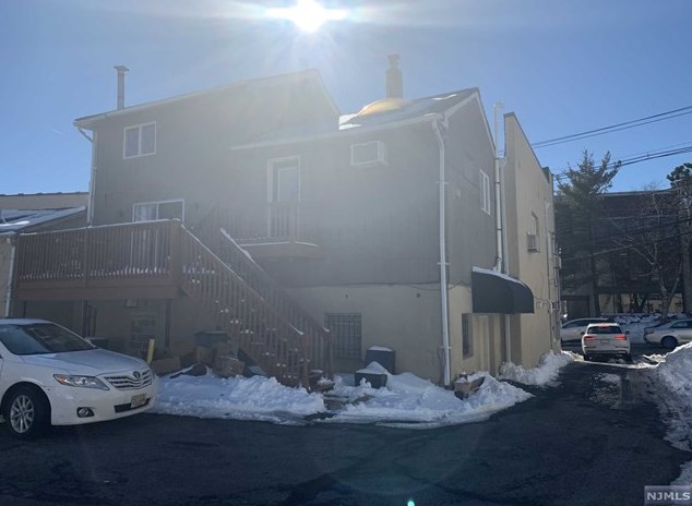 521 Main St, West Fort Lee, NJ 07024