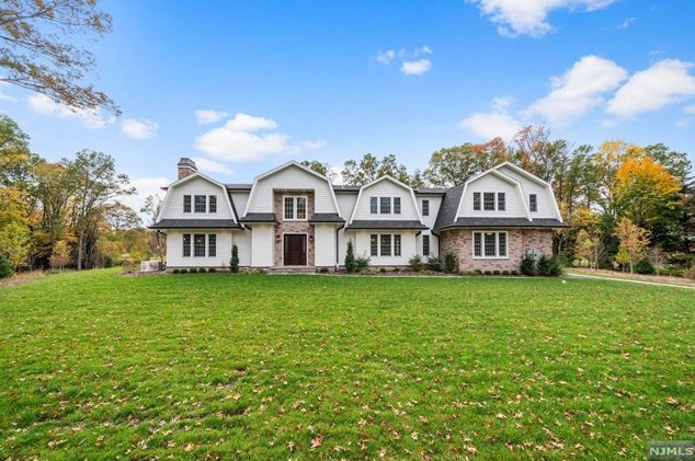 5 Paris Ave, Rockleigh, NJ 07647