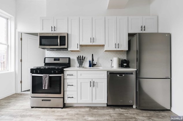 320 Central Ave #2f, Jersey City, NJ 07307