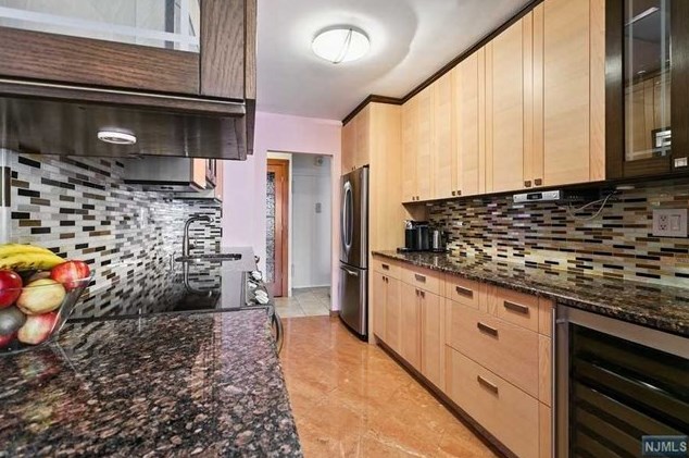 7855 Boulevard E #20f, North Bergen, NJ 07047