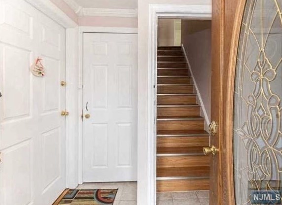 2 James Ct, Lodi, NJ 07644-3734