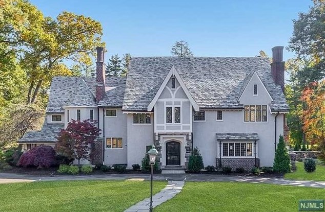401 Mountain Ave, Ridgewood, NJ 07450
