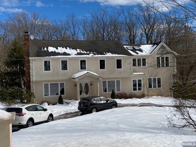 516 W Saddle River Rd, Upper Saddle River, NJ 07458