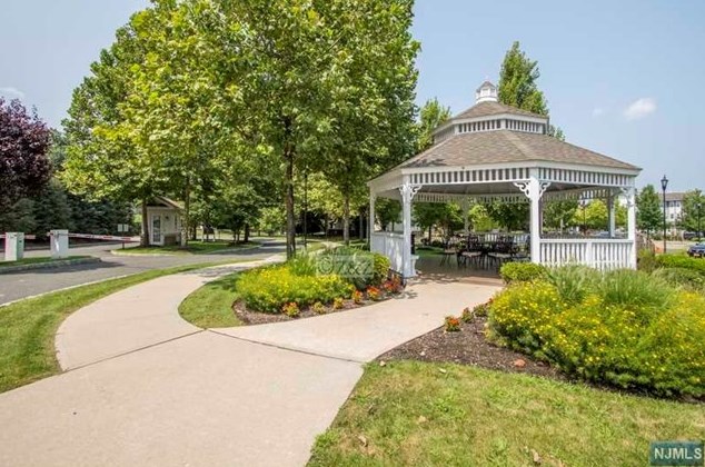 2315 The Plz, Tenafly, NJ 07670