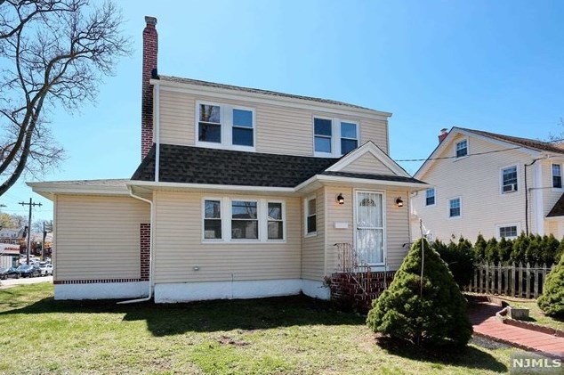 464 Beverly Rd, Teaneck, NJ 07666