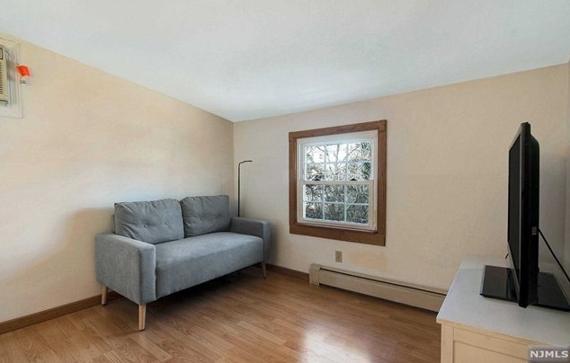 41 Glenview Terrace, Cresskill, NJ 07626