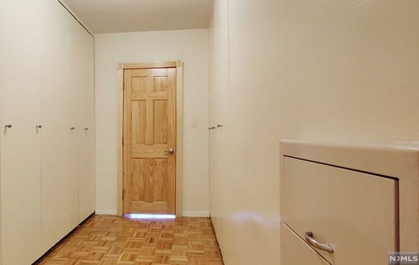 6 Horizon Rd, West Fort Lee NJ 07024-6601 exterior