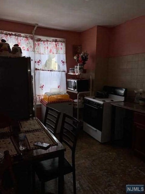 164 Clendenny Ave, Jersey City NJ 07304-1201 exterior