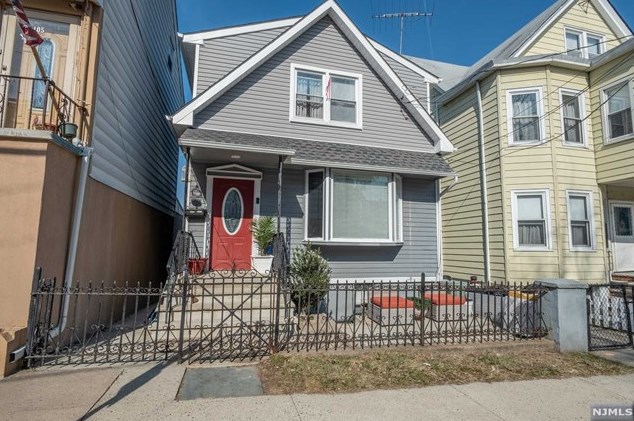 107 Caldwell Ave, Paterson, NJ 07501