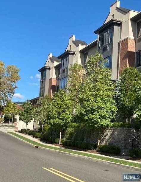 461 Palisades Blvd, West Fort Lee NJ  07024-1733 exterior