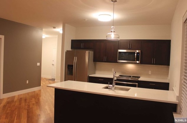 44 Main St, West Paterson, NJ 07424