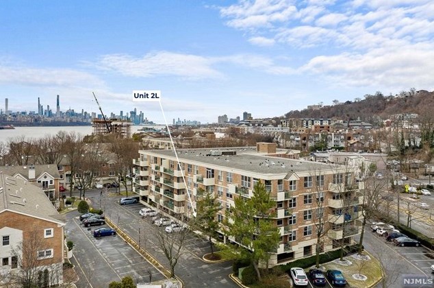 200 Grand Cove Way #2l, Edgewater, NJ 07020