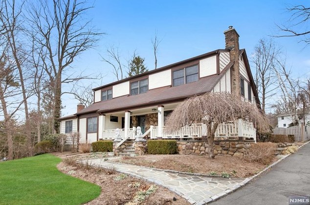 55 Armour Rd, Mahwah, NJ 07430