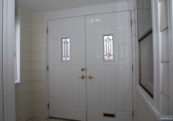414 Woods Rd, Teaneck, NJ 07666
