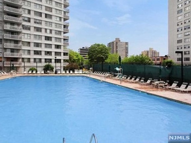 2100 Linwood Ave #18a, West Fort Lee, NJ 07024